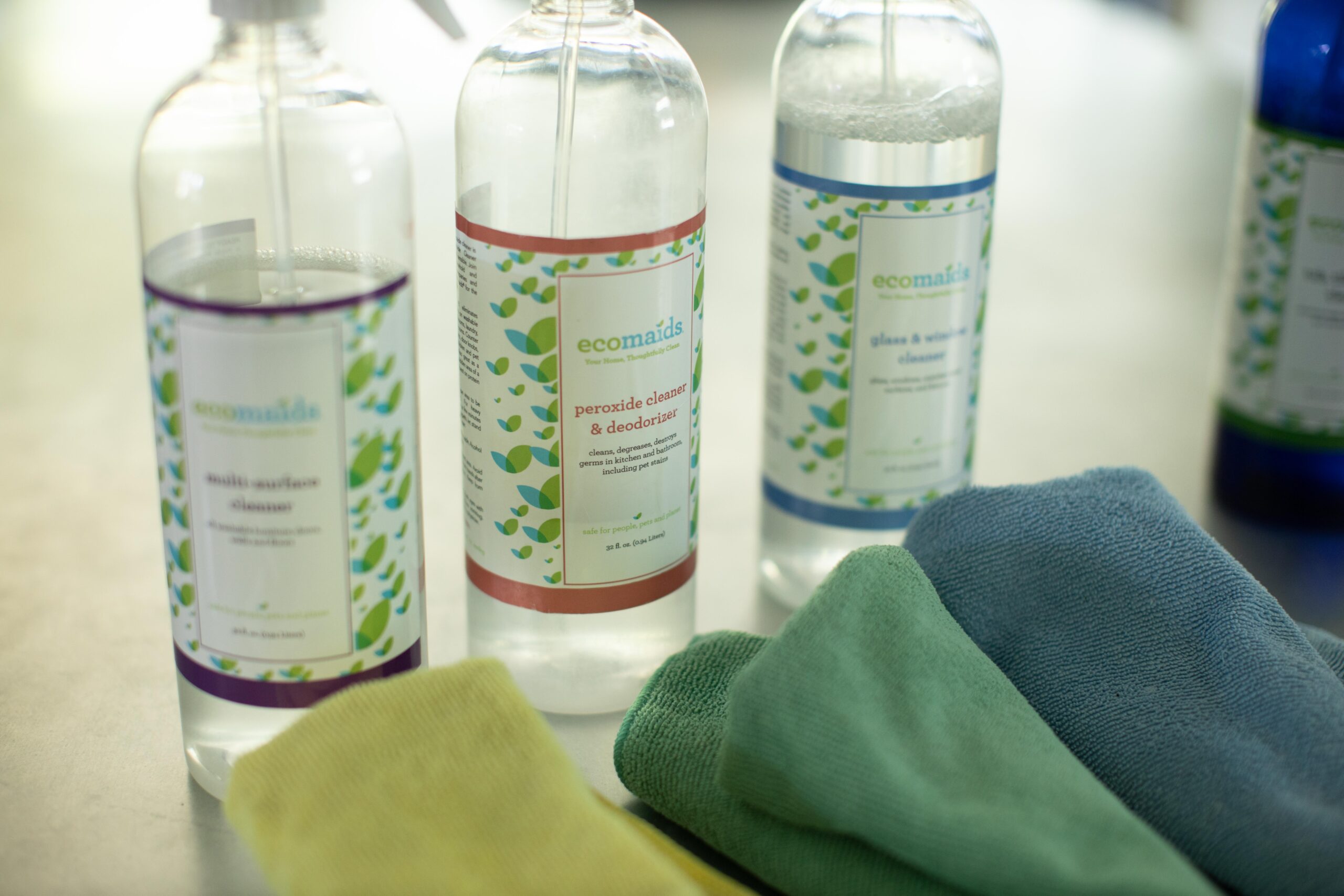 eco-friendly cleaning products and microfiber towels used by ecomaids of Portland
